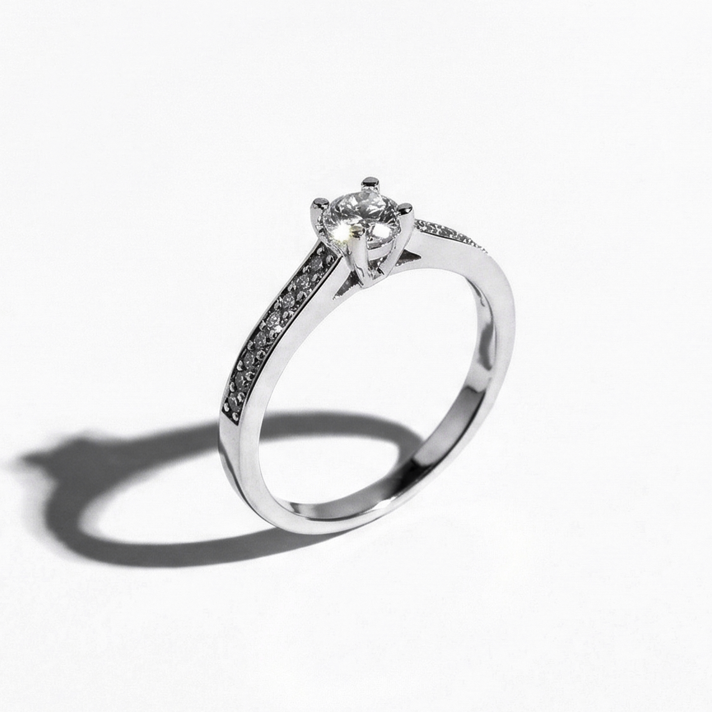 טבעת משובץ קטן