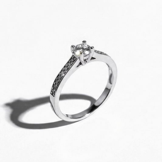 טבעת משובץ קטן